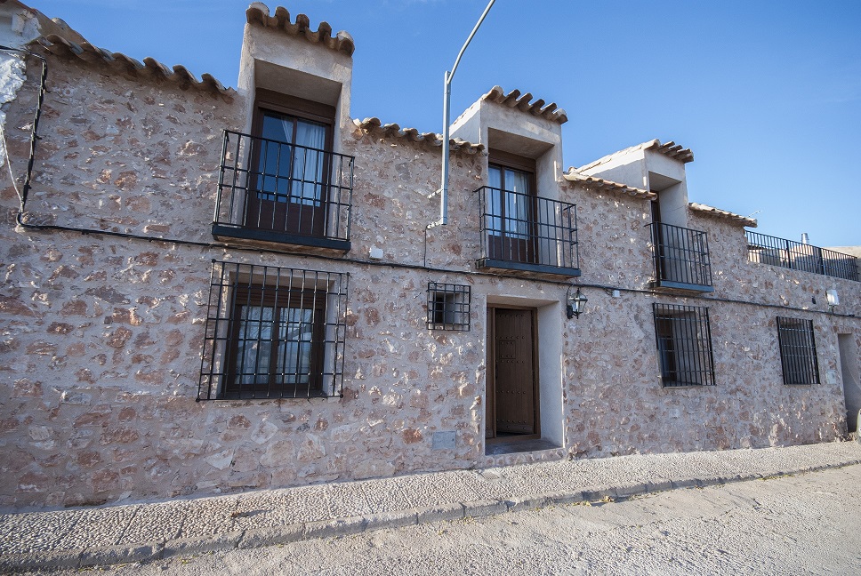 Casa Rural Los Garriolos - Fachada principal de la casa